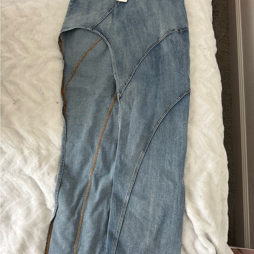 Women's Blue Jean SKIRT
NEWWW